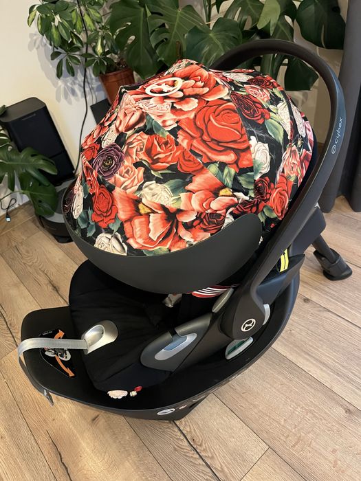 Cybex Cloud Z i-size Spring Blossom Dark + baza + adaptery
