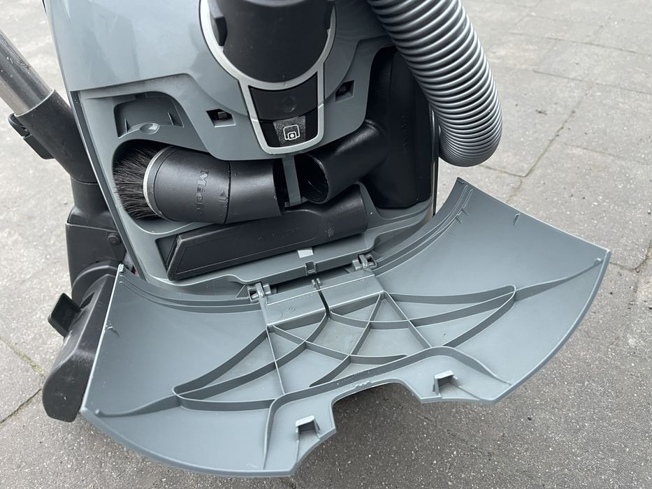 Пилосос Miele SGDF3 series 120