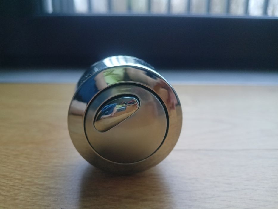 Przycisk spłuczki WC