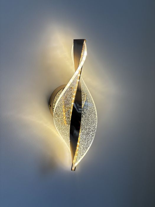 złoty, efektowny kinkiet