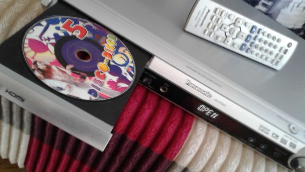 Panasonic DVD Home Theater Sound System Sa-HT895