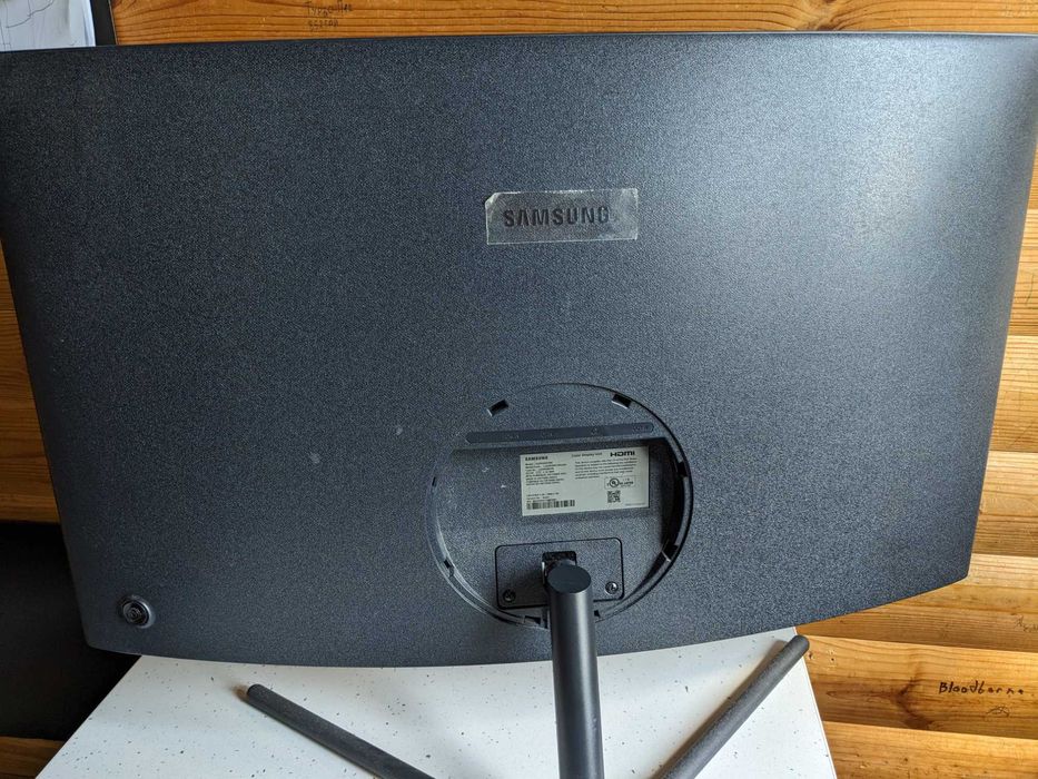 Monitor 32" 4К Samsung LU32R590