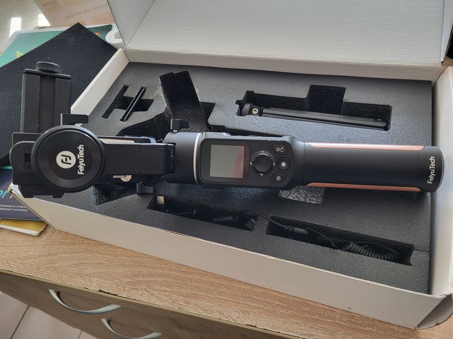 Stabilizator ręczny Feiyu Tech AK2000C