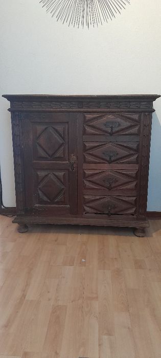 Móvel aparador antigo