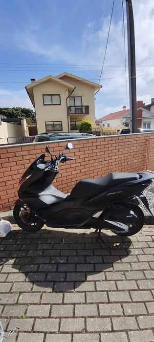 Moto preta  PCX 2023