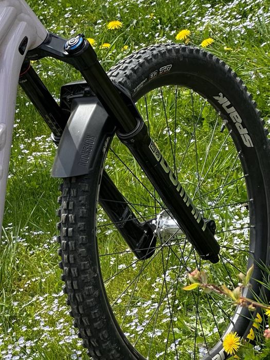 Вилка Rock shox domain RC 2024
