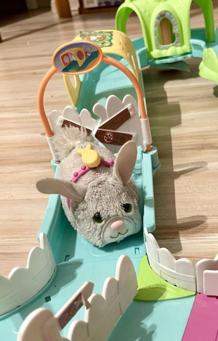 Interaktywny chomik firmy HASBRO Furry Frenzies