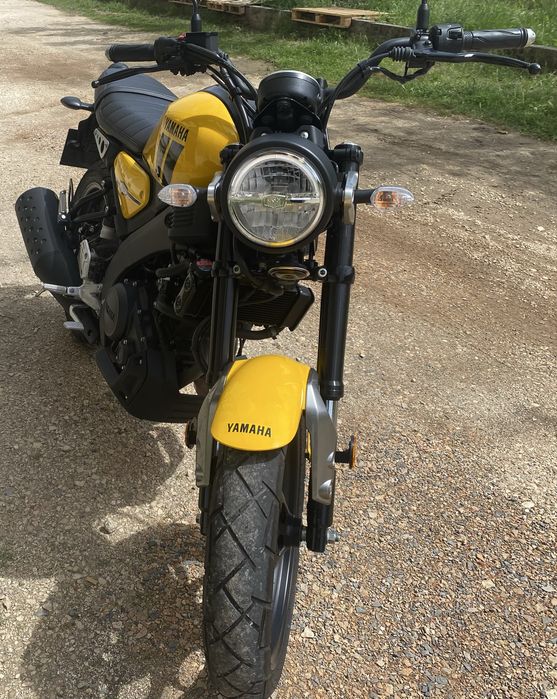 Yamaha  xsr 125.