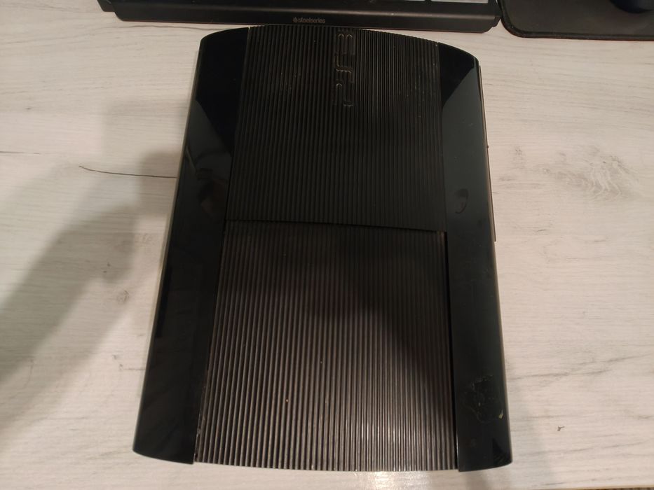 Sprzedam PS3 slim (konsola zadbana)