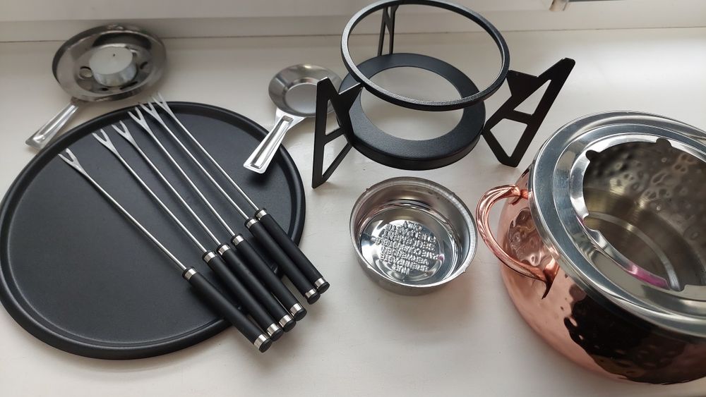 Набір для фондю KitchenCraft Artesà розрахований на 6 осіб