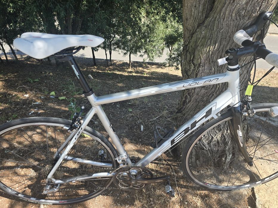 Bh de estrada L 10x2v em bom estado