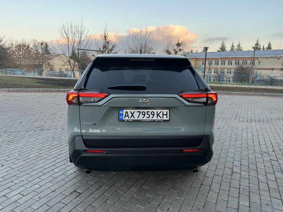 Продам TOYOTA RAV-4 новий автомобіль, пробіг 22 т.км
