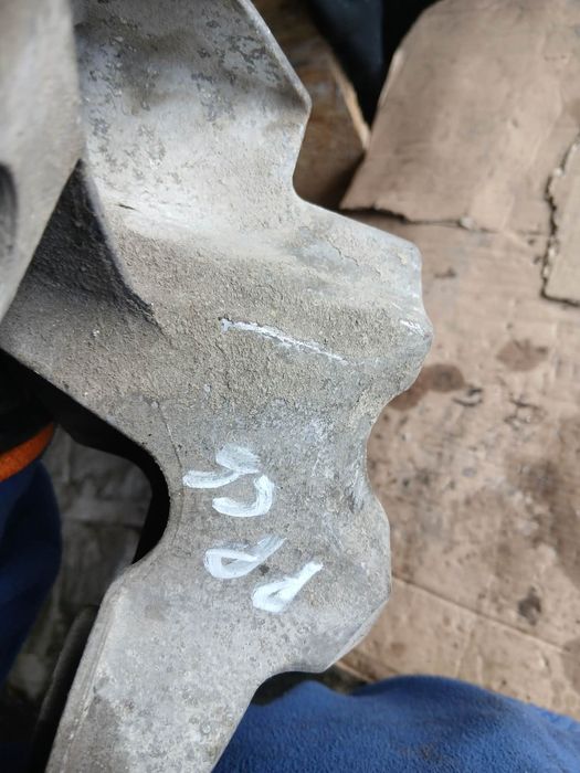 Łapa silnika prawa A6 C6 3.0 TDI