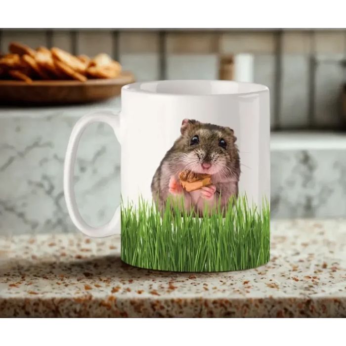 Kubek Chomik W trawie