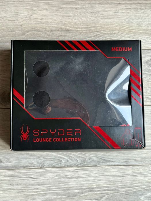 Чоловічий спортивний костюм