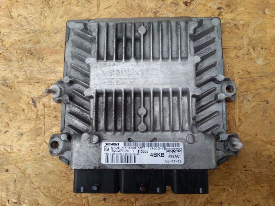 FORD FOCUS MK2 KOMBI HB 04-11R KOMPUTER SILNIKA 6M51-12A650-YB
