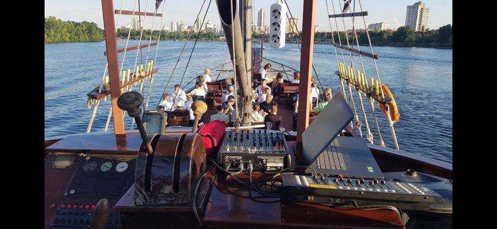 Теплоход Корабль Бригантина кафе аренда бизнес