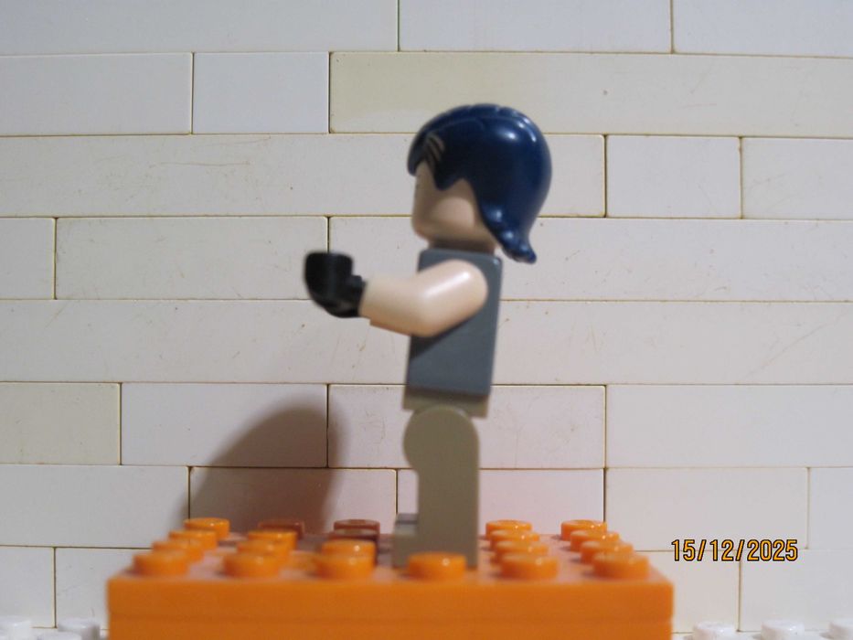 LEGO Star Wars Sabine Wren. Używana, pęknięte ramie.