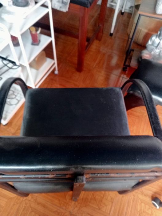 Vendo Cadeira e Puff