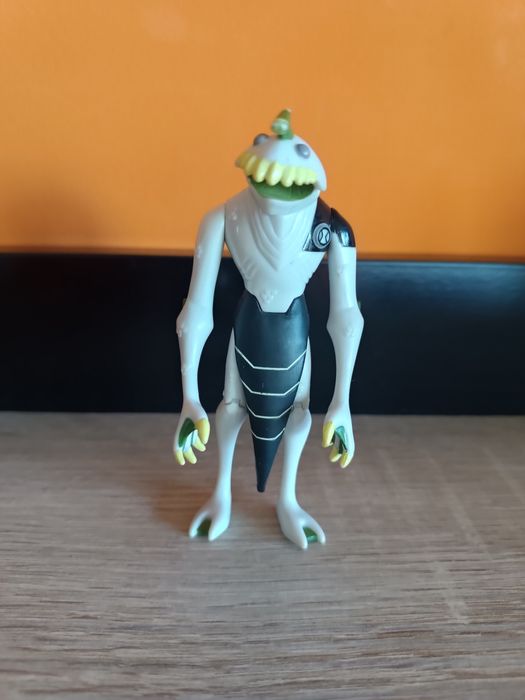 Ben 10 Ben Ten 8" Ripjaws Figurka Bandai