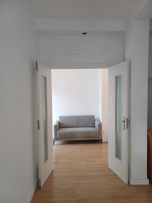 Aluguer de T0 Mobilado (30 m²) em R/C de Moradia | Quinta do Conde (Entrada em Dezembro)