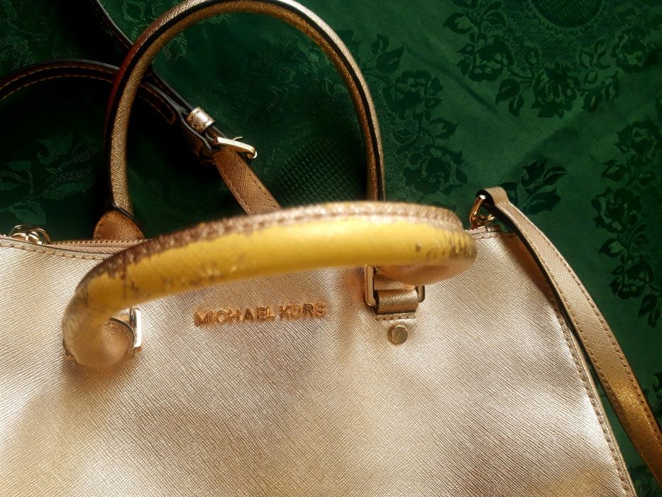Сумка золотистого кольору MICHAEL KORS