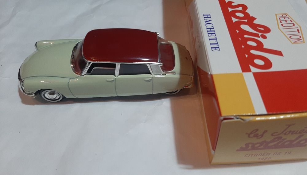 Miniatura Solido Citroen Ds escala 1/43