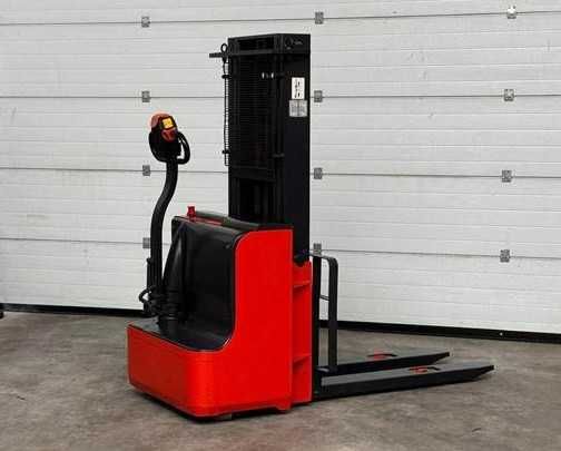 Stacker Elétrico 1500Kg.