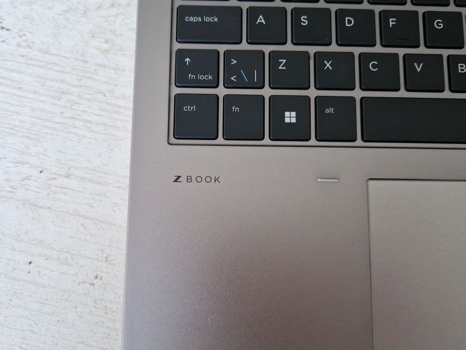 HP ZBOOK Firefly 16 cali G10