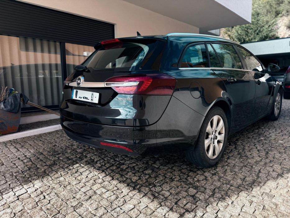 Opel Insígnia SW 2.0 CDTi  2014 
NACIONAL
140CV
2014

Viatura e