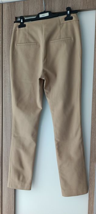 Zara Spodnie damskie materiałowe cygaretki beżowe rozmiar S 36