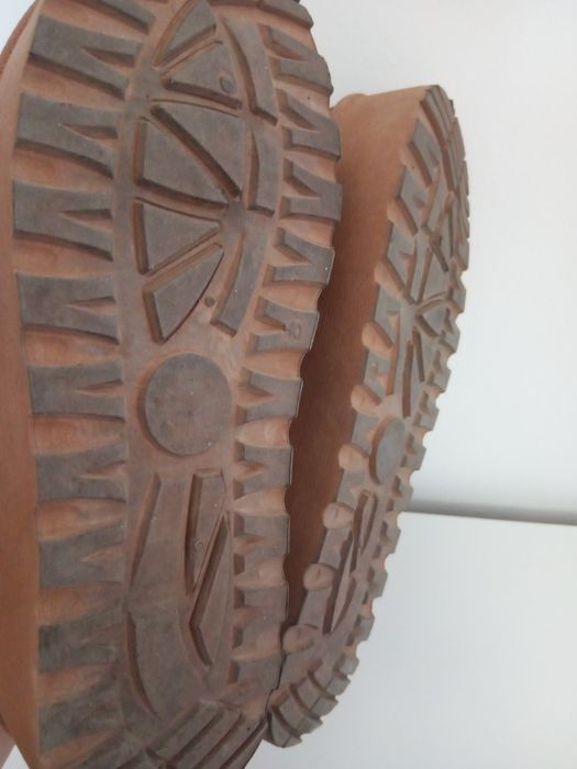 Sapatos 40 plataforma com detalhe étnico