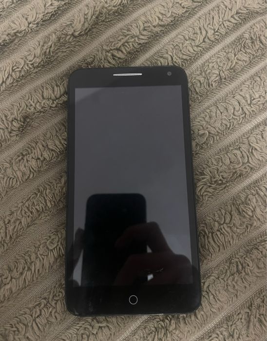 Смартфон Alcatel OneTouch Pop 3