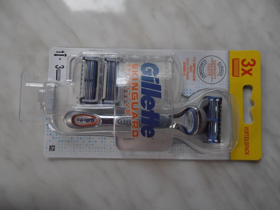 Oryginalny Gillette Skinguard Sensitive 1+3