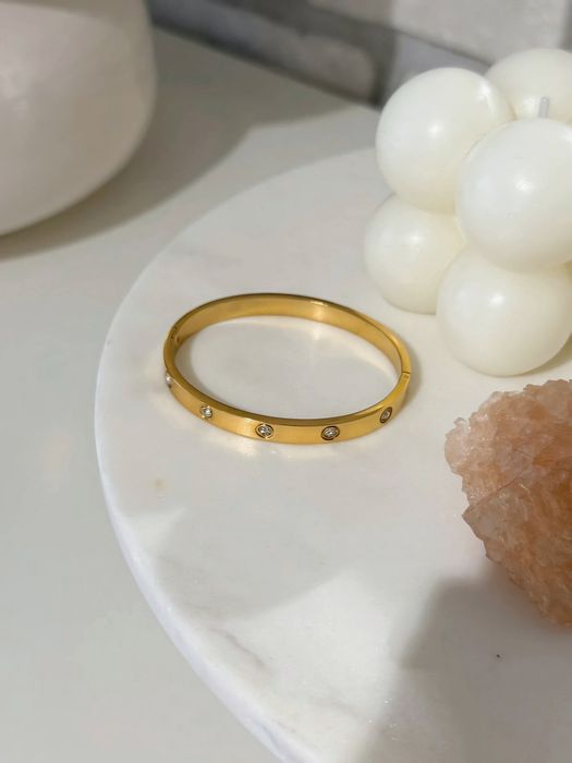 Bransoletka damska sztywna złota z cyrkoniami - Prezent na Walentynki!