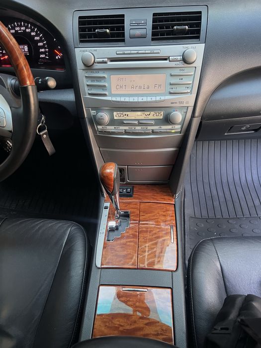 Продаж Toyota Camry 40