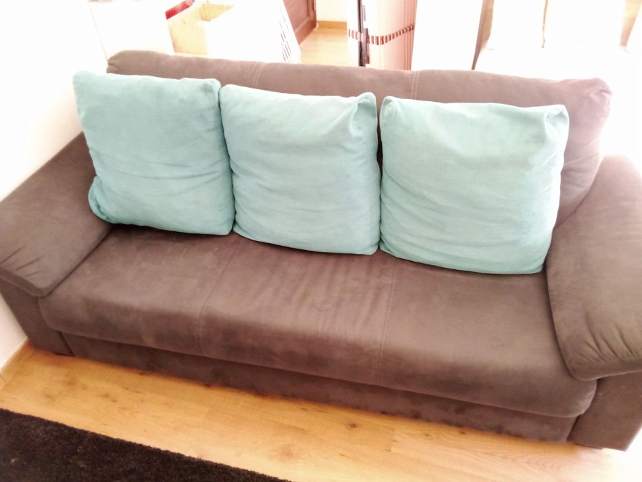 Vende se esse sofá
