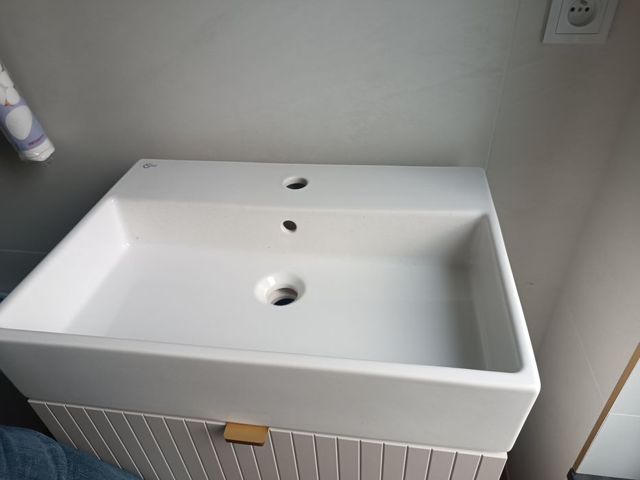 Umywalka łazienkowa 60x42 cm