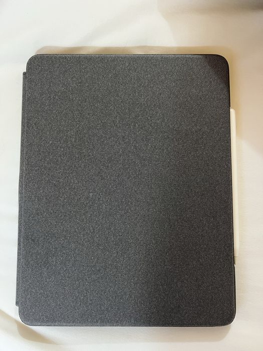 Logitech Combo Touch (capa + teclado) para Ipad Pro 12.9