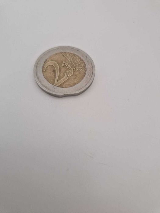 Moeda de 2 euros com defeito de cunhagem