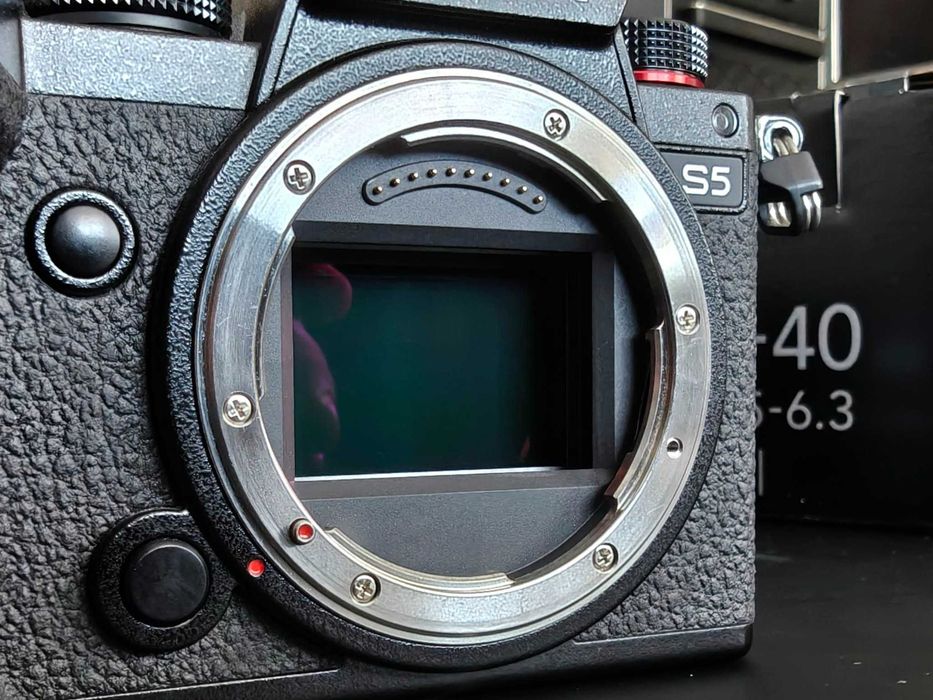 Aparat Panasonic Lumix S5 plus obiektyw 18-40mm