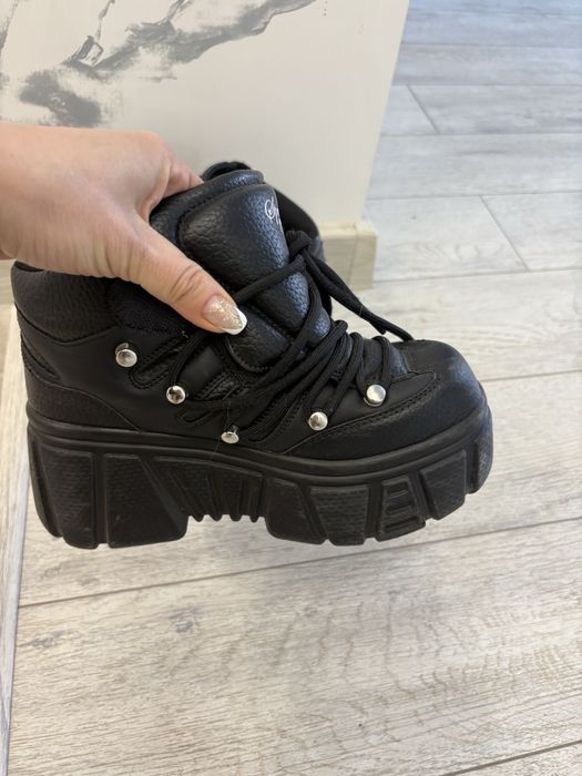 Черевики Bershka 36 розмір 23 см