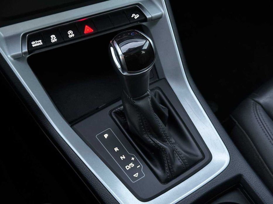 AUDI Q3      2021