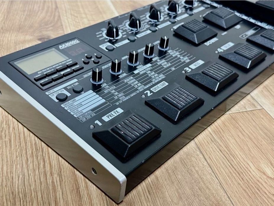 Korg ToneWorks AX3000G - Pedaleira Profissional