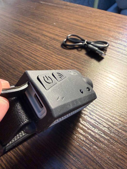 Налобний фонарик