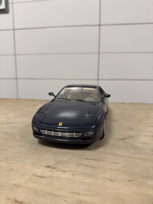 Модель машинки Ferrari 456 GT 1:18 Burago