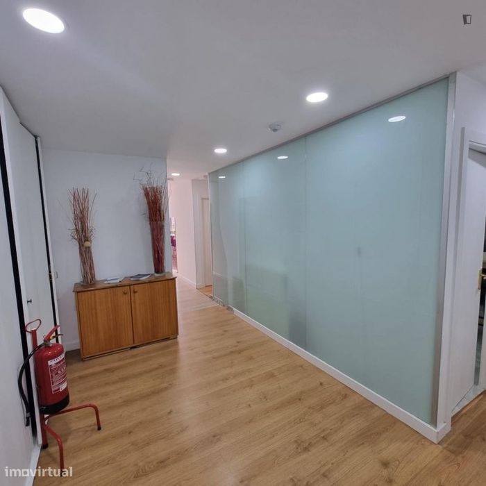 Quarto - localizado em Picoas Lisbon