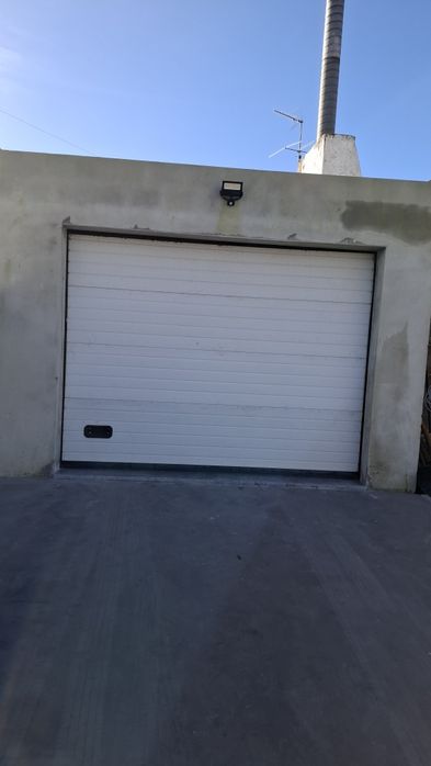 Portão  automático    garagem