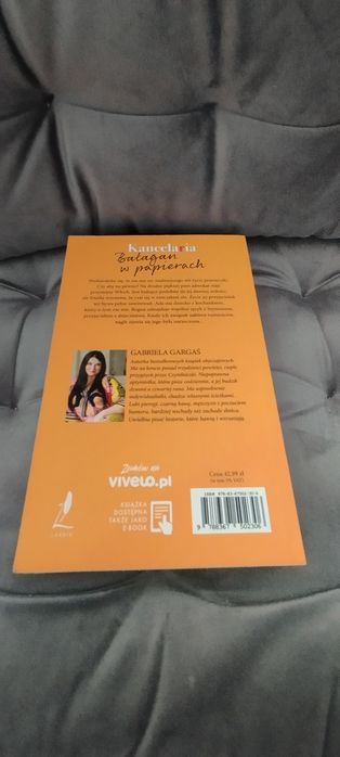 Kancelaria/Kancelaria Bałagan w papierach
