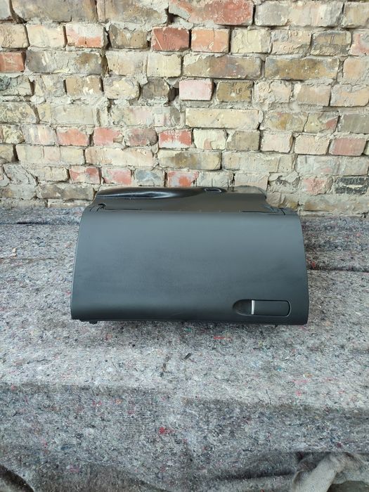 Бардачок Ауді А4 б7 кришка бардачка Audi A4 B6 в гарному стані Ауді а4